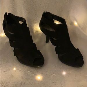 3 inch black open toed heels